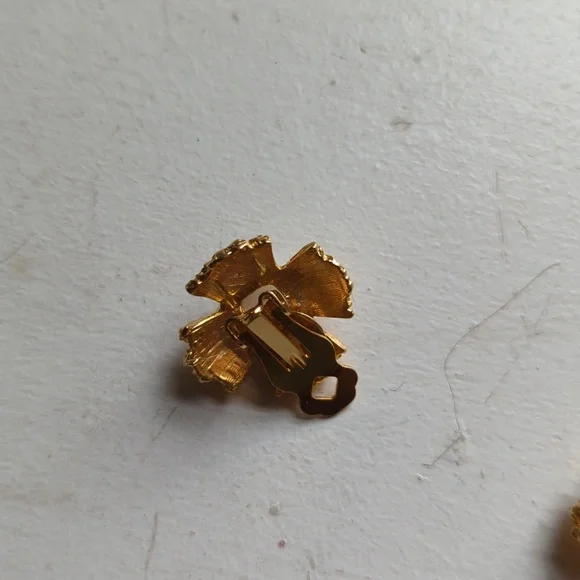 24K plated Braided Cross Pearl Studs - Picture 4 of 5